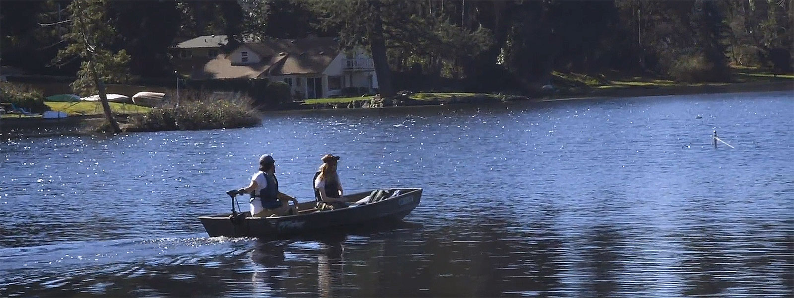 Boaters on Lake Killarney in Washington