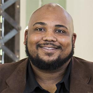 Joseph Evans, '00, UW Tacoma 2016 Distinguished Alumni Award